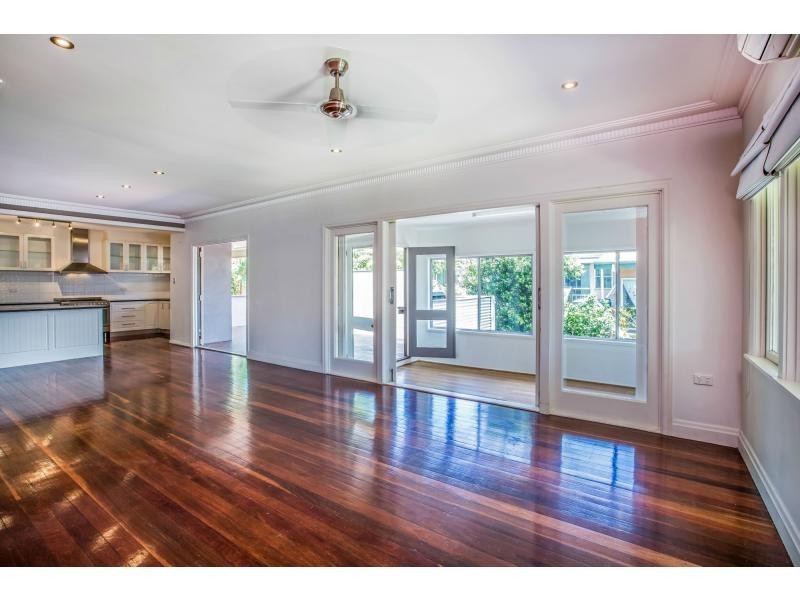 8 Frost Street, Clontarf QLD 4019