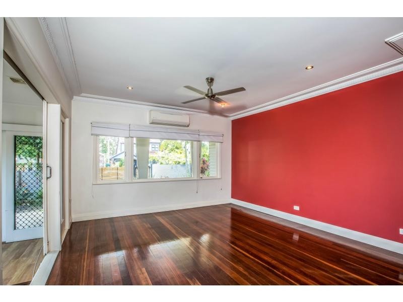 8 Frost Street, Clontarf QLD 4019