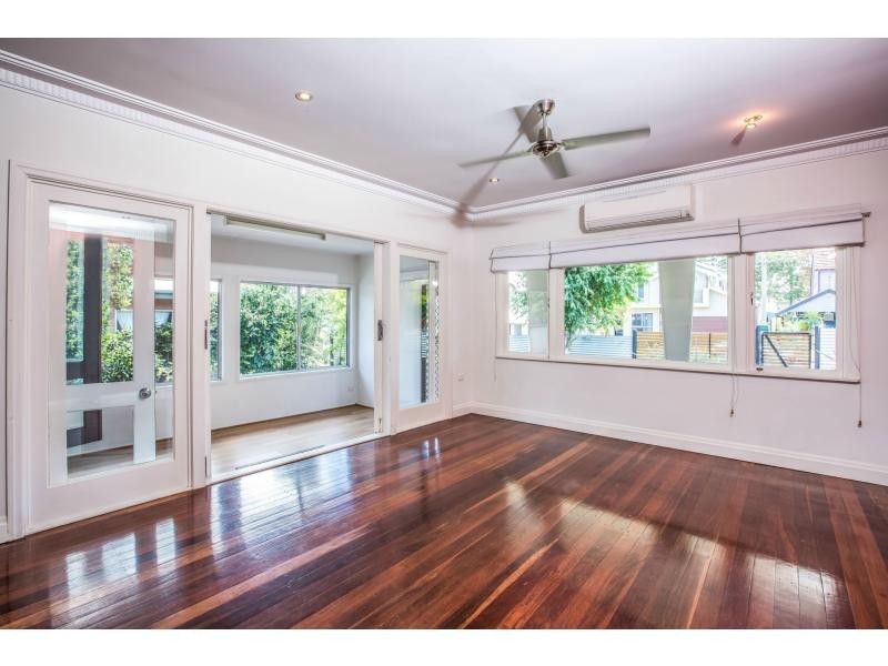8 Frost Street, Clontarf QLD 4019