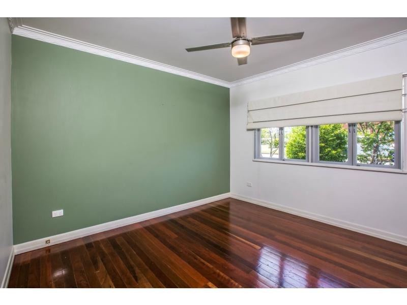 8 Frost Street, Clontarf QLD 4019