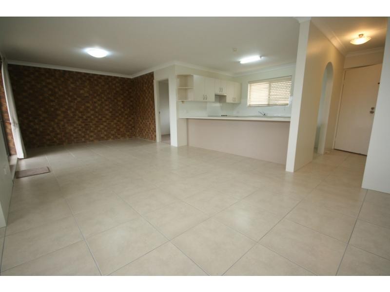 Unit 3/2 Osbourne Street, Scarborough QLD 4020