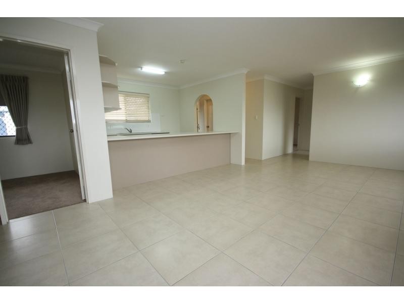 Unit 3/2 Osbourne Street, Scarborough QLD 4020