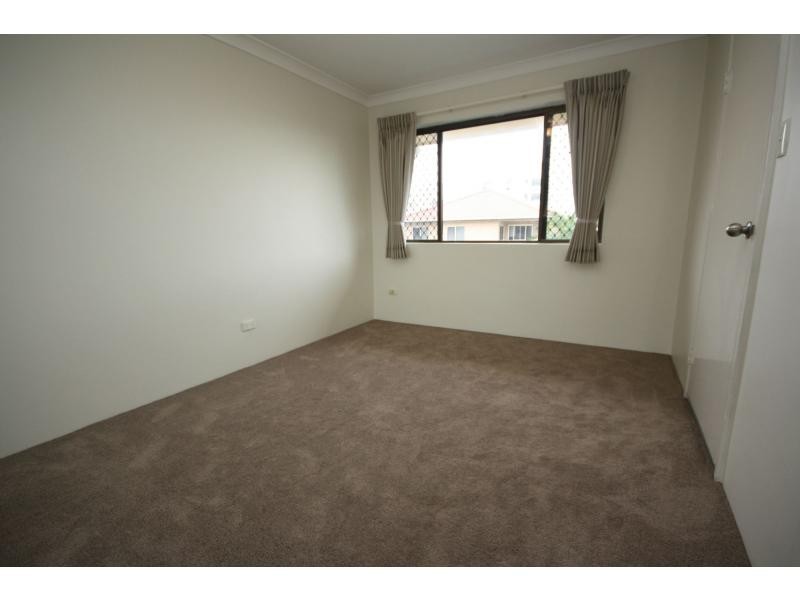 Unit 3/2 Osbourne Street, Scarborough QLD 4020