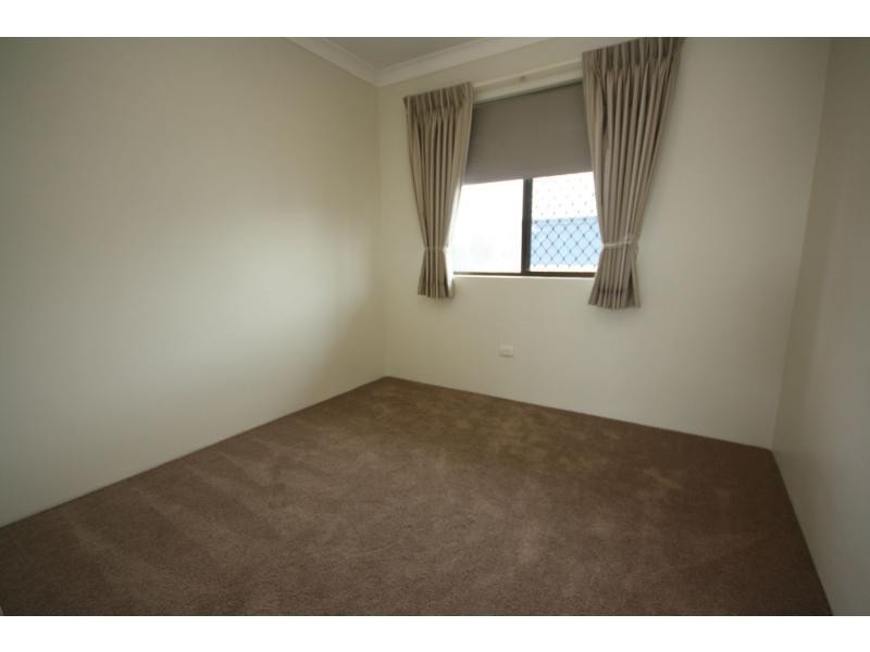Unit 3/2 Osbourne Street, Scarborough QLD 4020