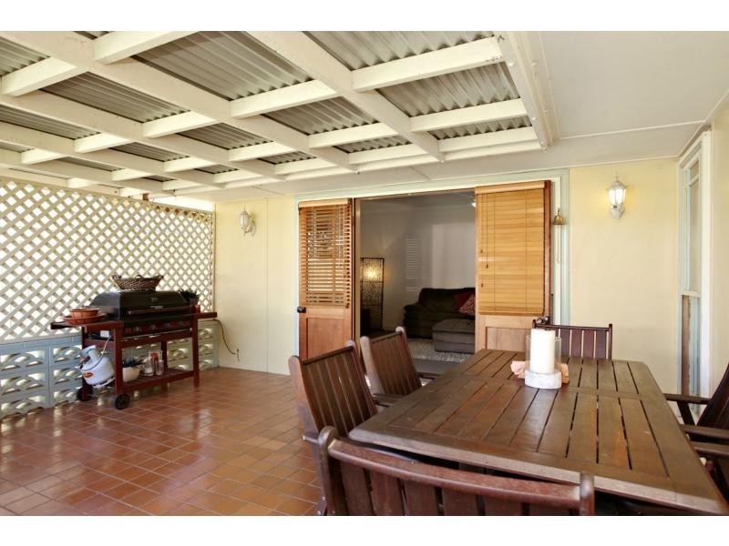 16 Welch Street, Clontarf QLD 4019