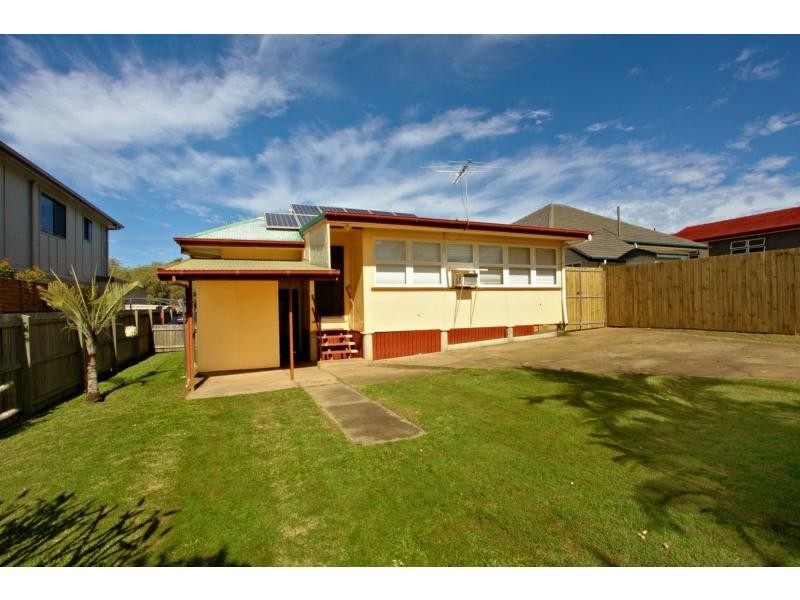 16 Welch Street, Clontarf QLD 4019