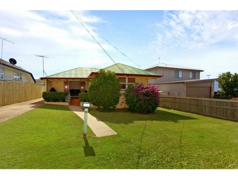 16 Welch Street, Clontarf QLD 4019