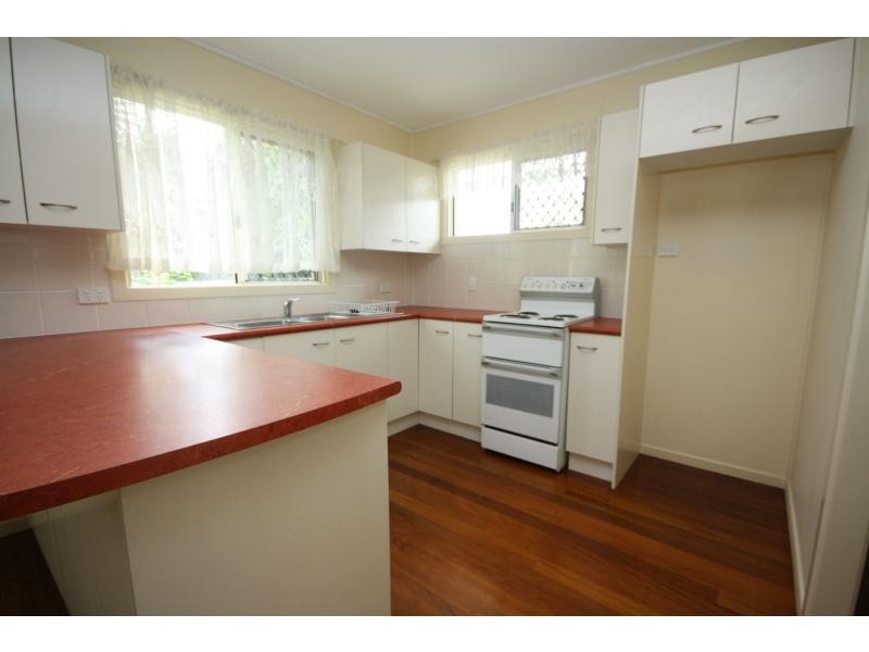 2 Hanlon Street, Scarborough QLD 4020