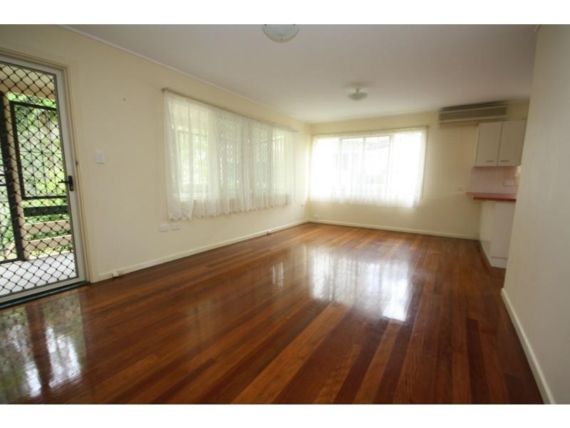 2 Hanlon Street, Scarborough QLD 4020