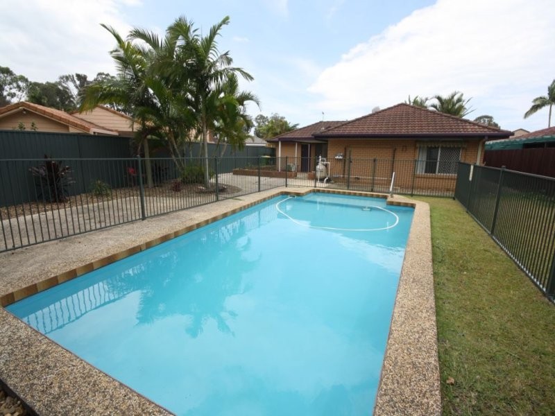 9 Vista Court, Newport QLD 4020
