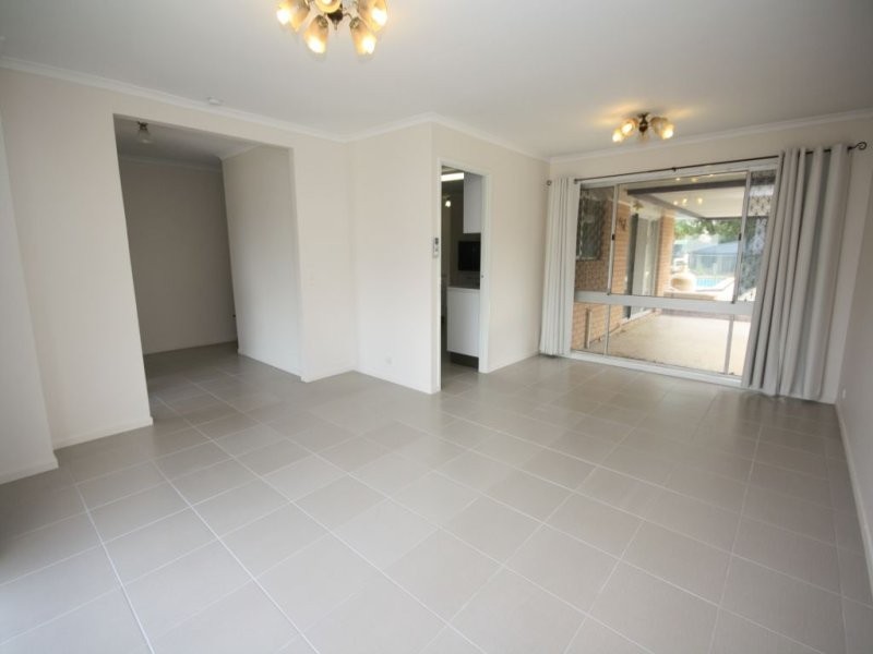 9 Vista Court, Newport QLD 4020