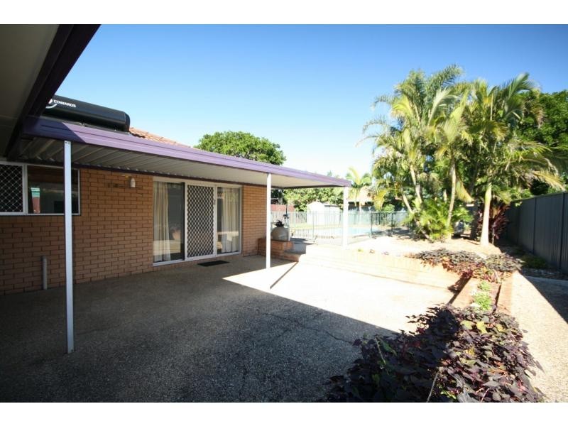 9 Vista Court, Newport QLD 4020