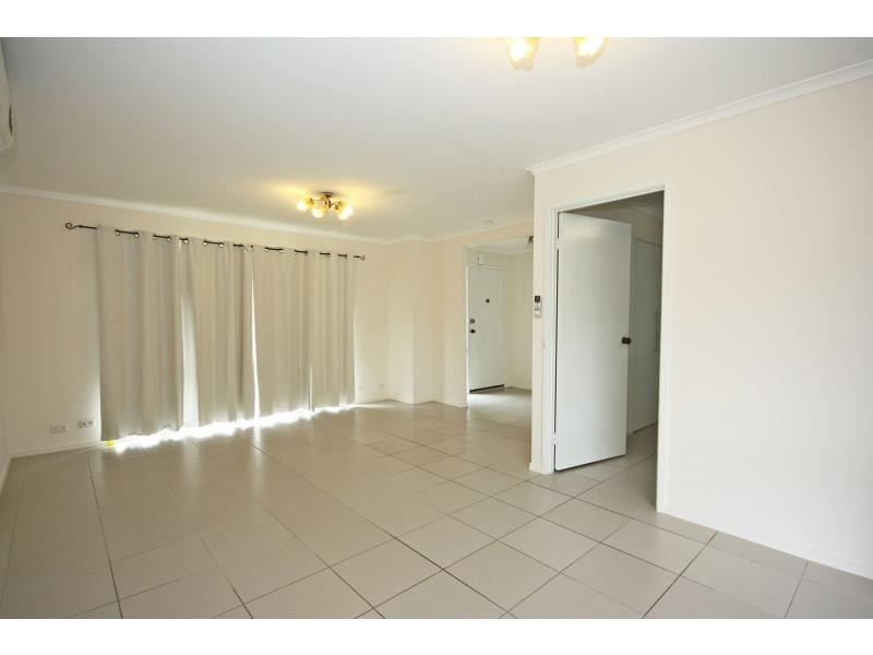 9 Vista Court, Newport QLD 4020