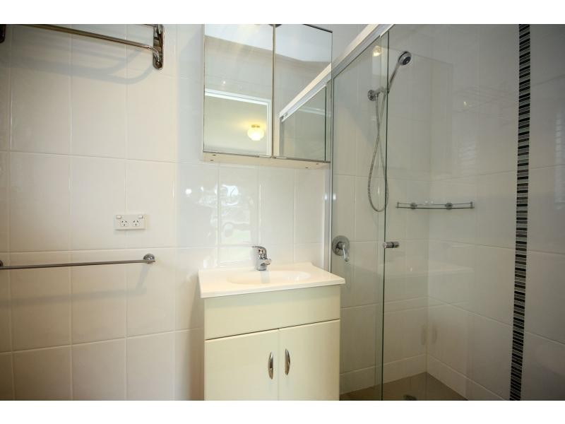 9 Vista Court, Newport QLD 4020