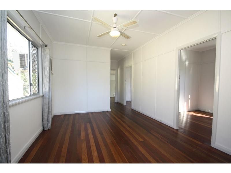 73 King Street, Woody Point QLD 4019