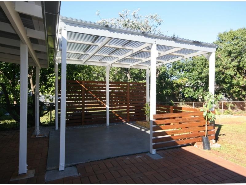 73 King Street, Woody Point QLD 4019