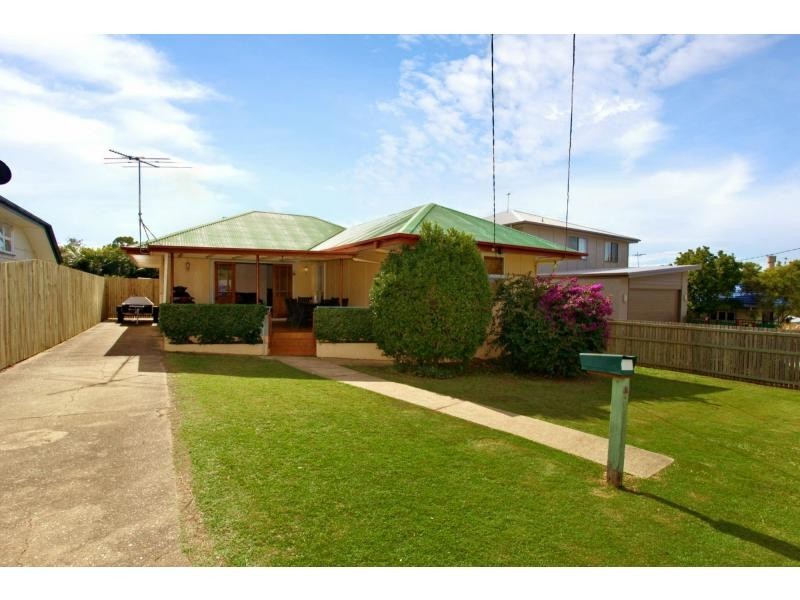 16 Welch Street, Clontarf QLD 4019