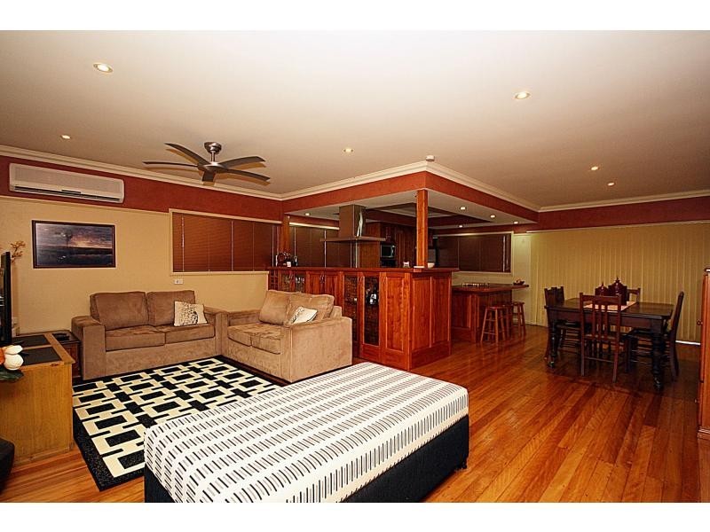 33 Rogers Road, Clontarf QLD 4019