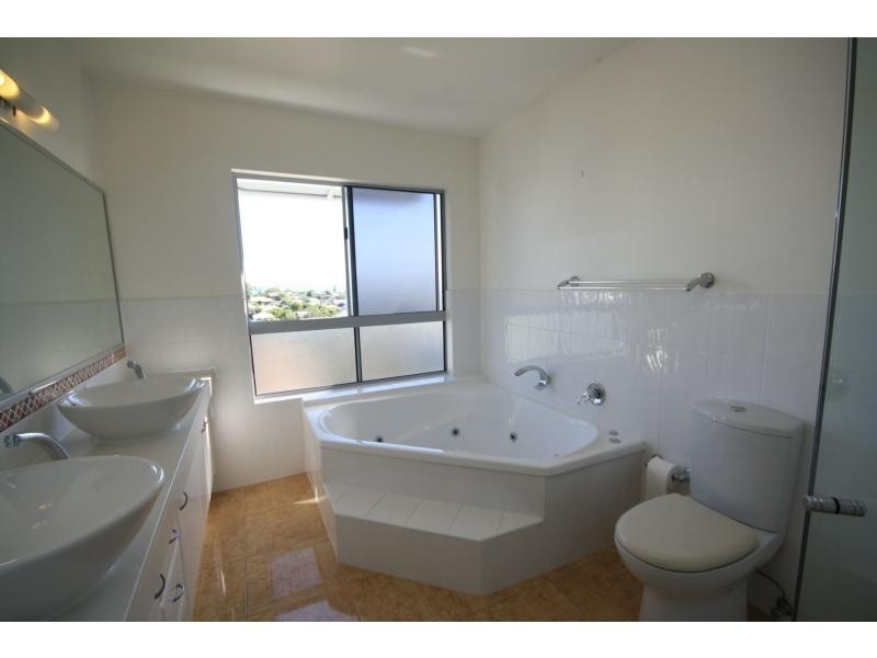 16/109 Landsborough Avenue, Scarborough QLD 4020