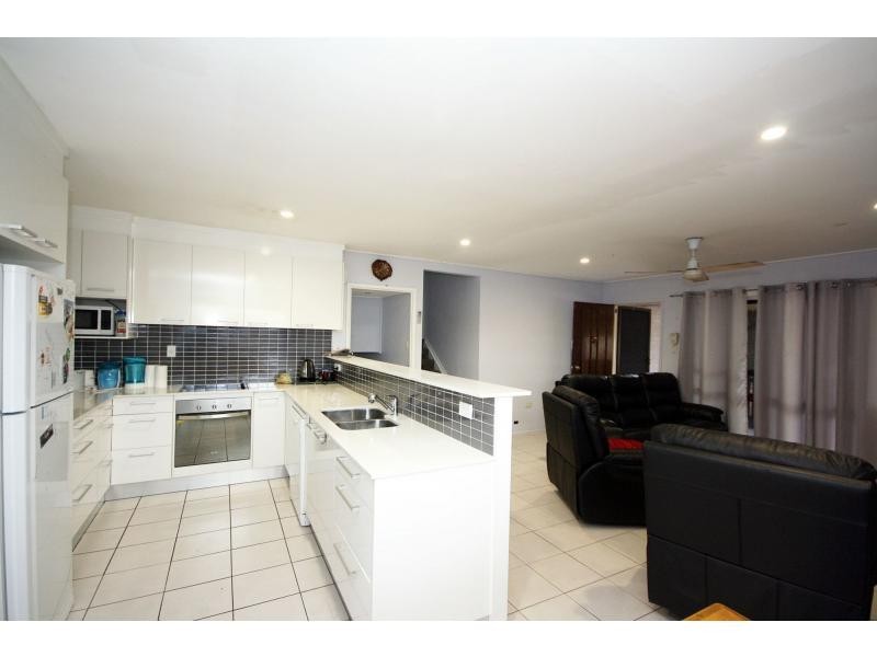 6 Pamrick Crescent, Clontarf QLD 4019