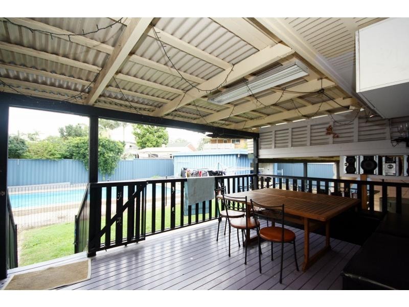 6 Pamrick Crescent, Clontarf QLD 4019