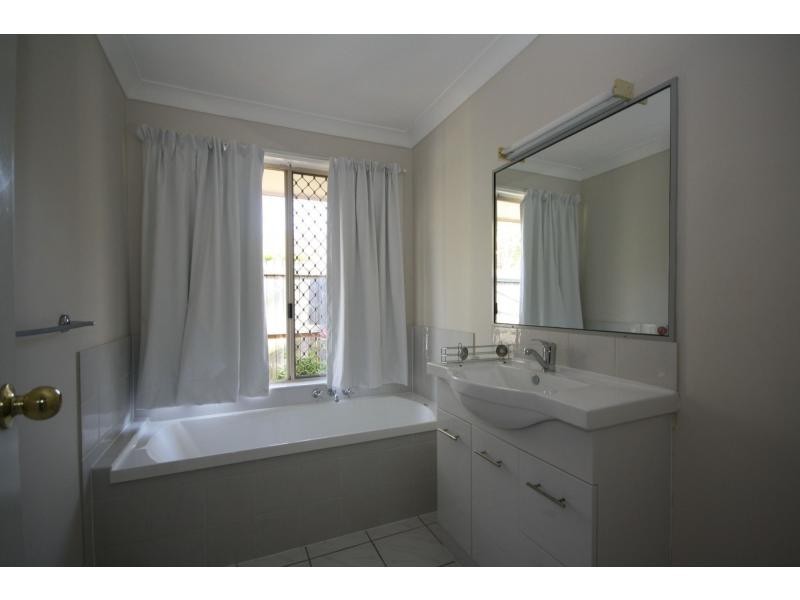 5 Benson Street, Scarborough QLD 4020