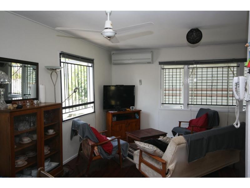 12 Knights Terrace, Margate QLD 4019