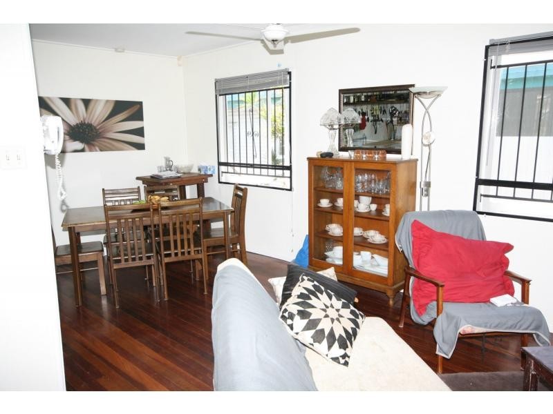 12 Knights Terrace, Margate QLD 4019