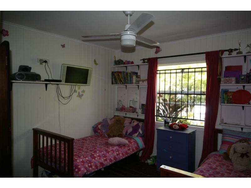 12 Knights Terrace, Margate QLD 4019