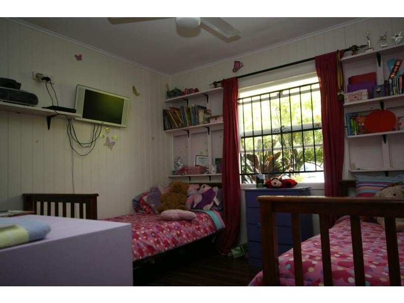 12 Knights Terrace, Margate QLD 4019