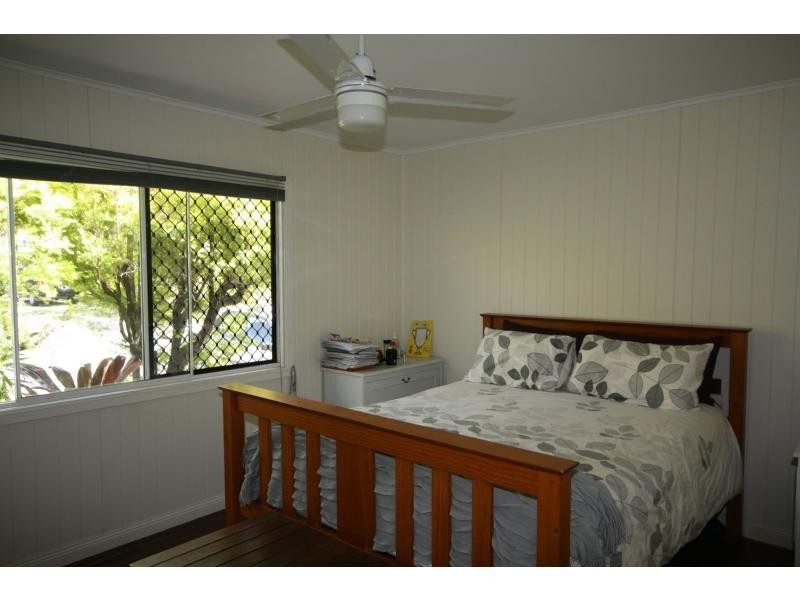 12 Knights Terrace, Margate QLD 4019