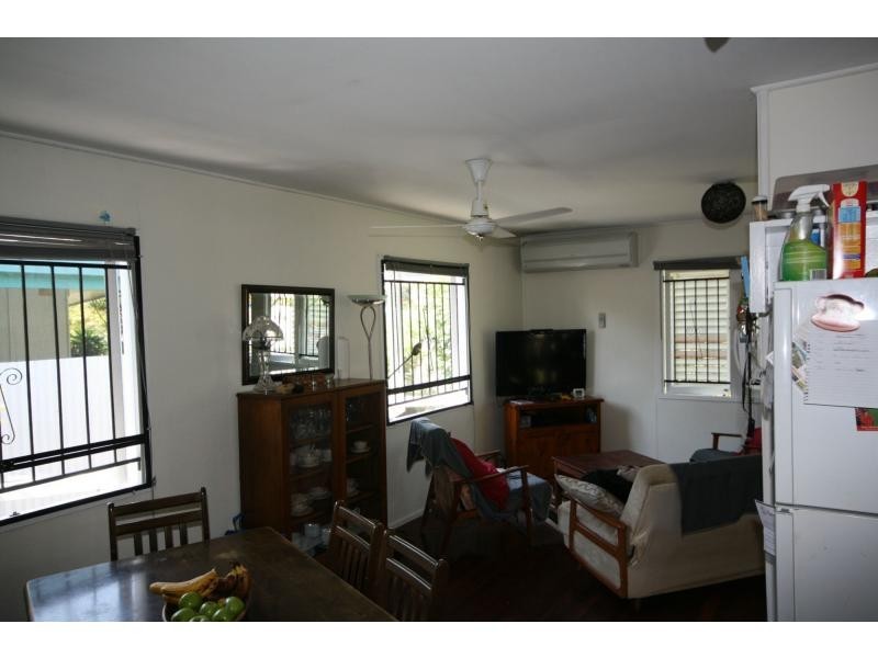 12 Knights Terrace, Margate QLD 4019