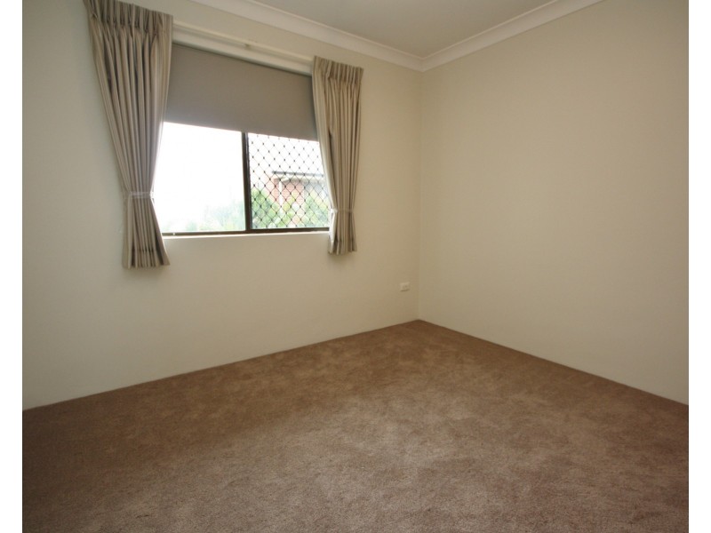 3/2 Osbourne Street, Scarborough QLD 4020