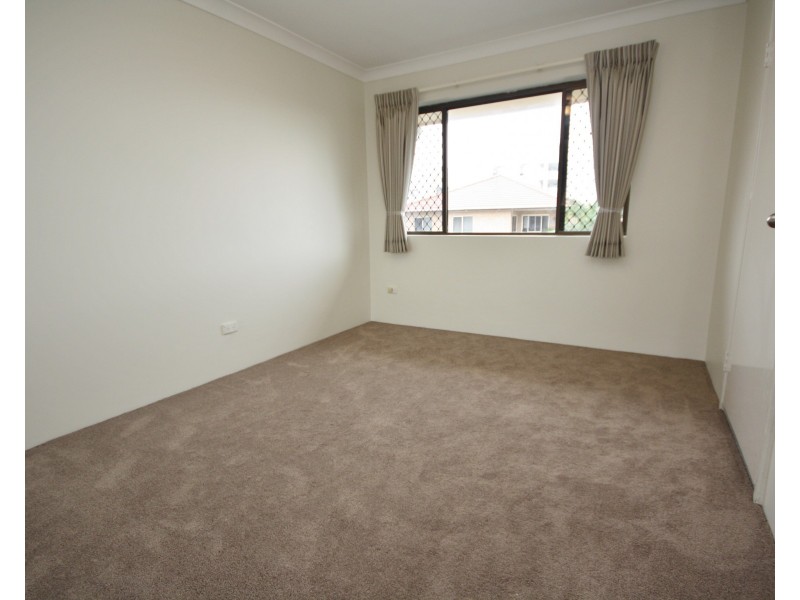 3/2 Osbourne Street, Scarborough QLD 4020
