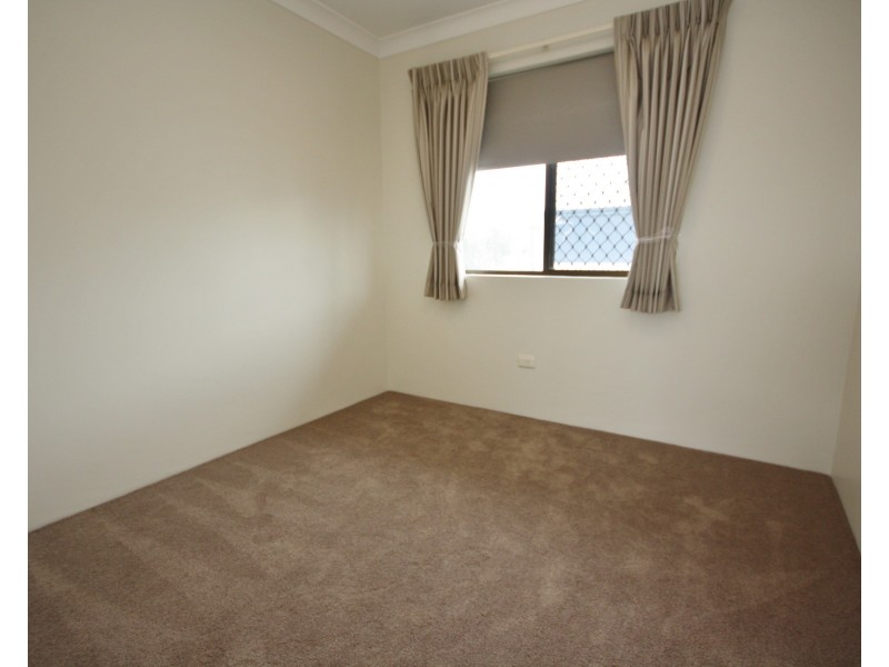 3/2 Osbourne Street, Scarborough QLD 4020