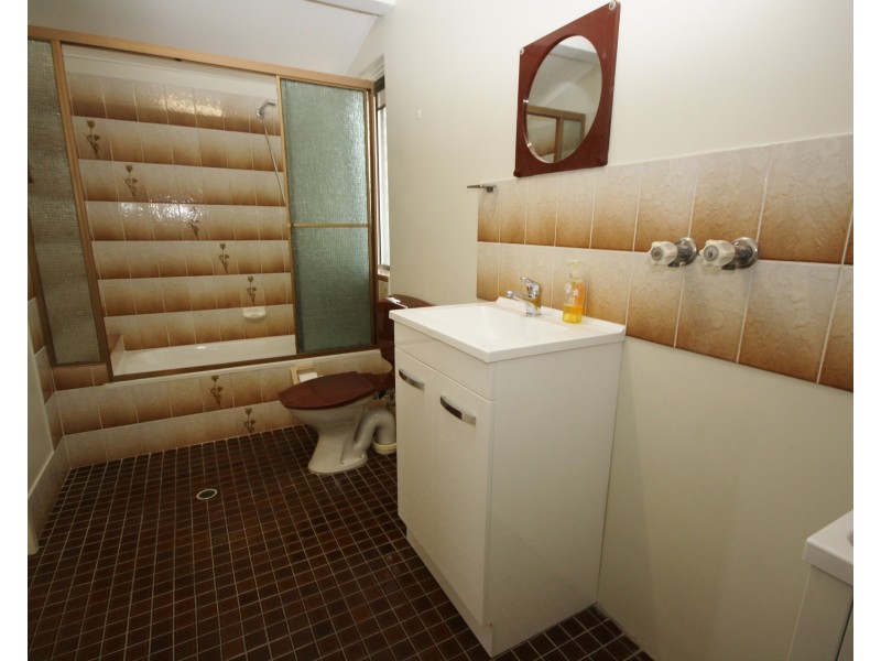 3/2 Osbourne Street, Scarborough QLD 4020