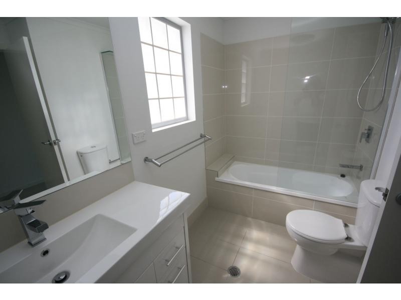 3/2 Beaconsfield Terrace, Margate QLD 4019