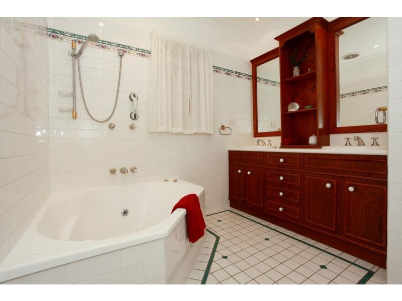 20 Hobbs Street, Scarborough QLD 4020