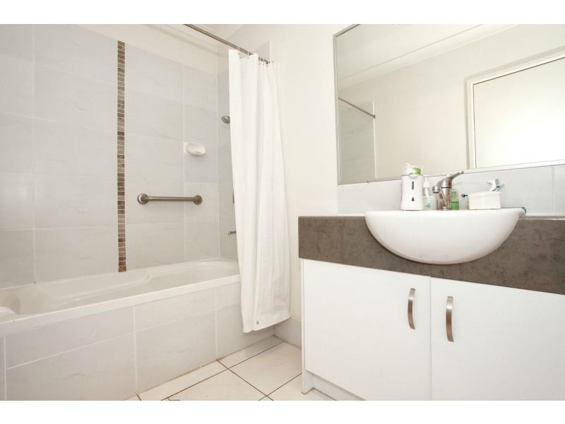 Unit 18/73 Glasshouse Circuit, Kallangur QLD 4503