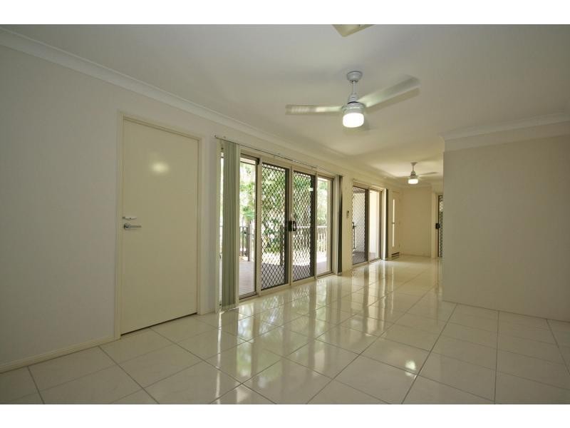 Unit 4/15 Valerie Street, Clontarf QLD 4019