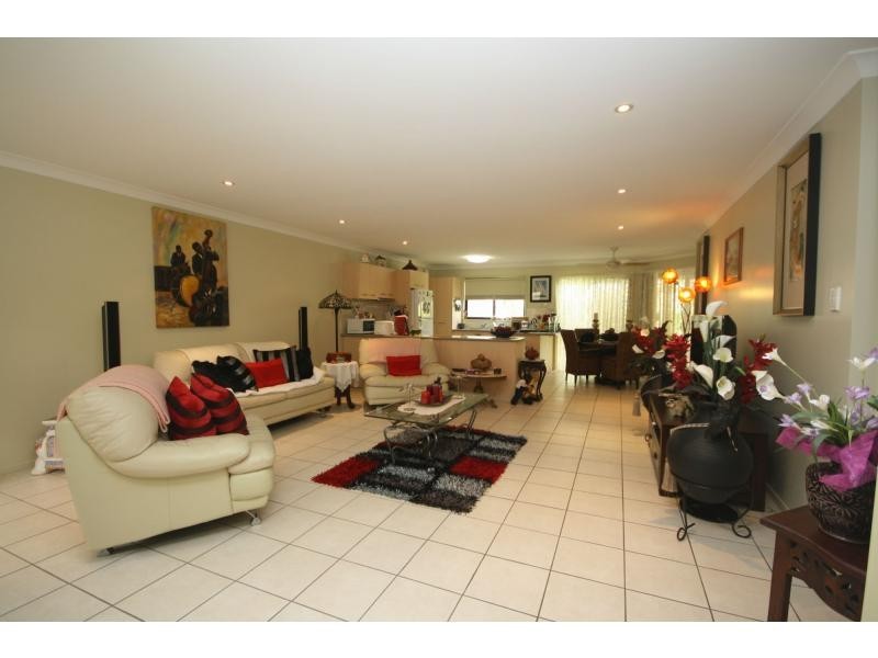 Unit 2/46 Georgina Street, Woody Point QLD 4019