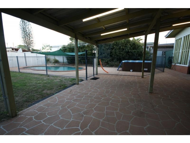 280 Victoria Avenue, Redcliffe QLD 4020