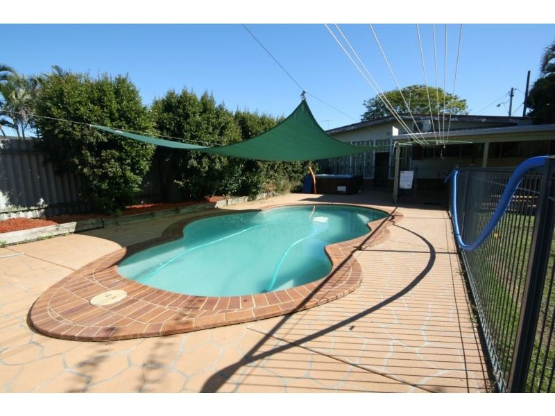 280 Victoria Avenue, Redcliffe QLD 4020