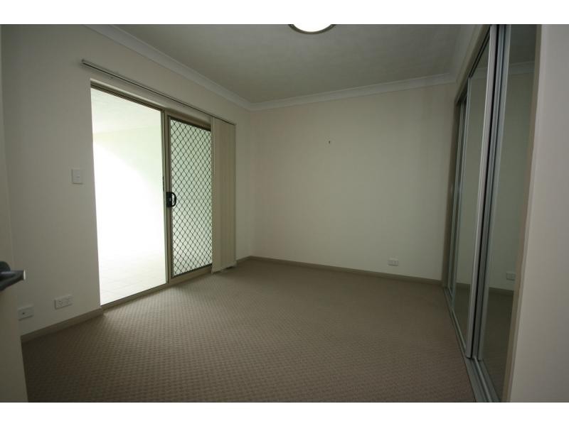 2/7 Annie Street, Woody Point QLD 4019