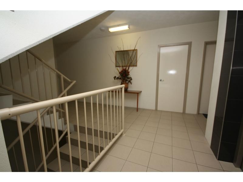 2/7 Annie Street, Woody Point QLD 4019