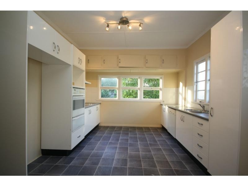 36 Langdon Avenue, Margate QLD 4019