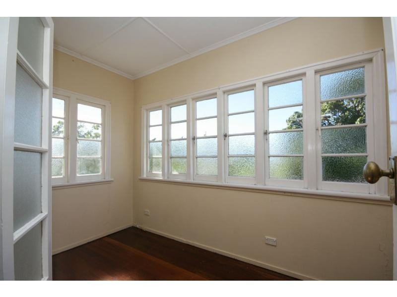 36 Langdon Avenue, Margate QLD 4019