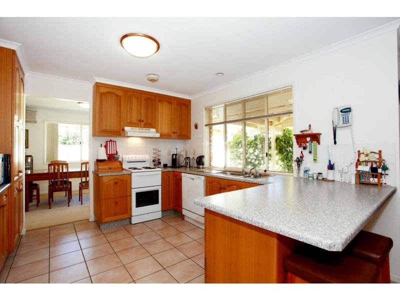 11 Columbia Court, Newport QLD 4020