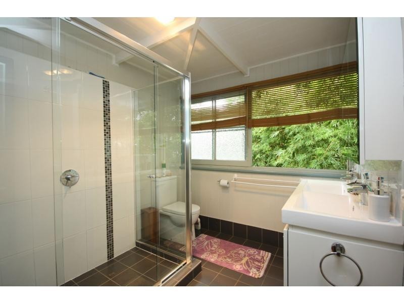 11 Sydney Street, Redcliffe QLD 4020