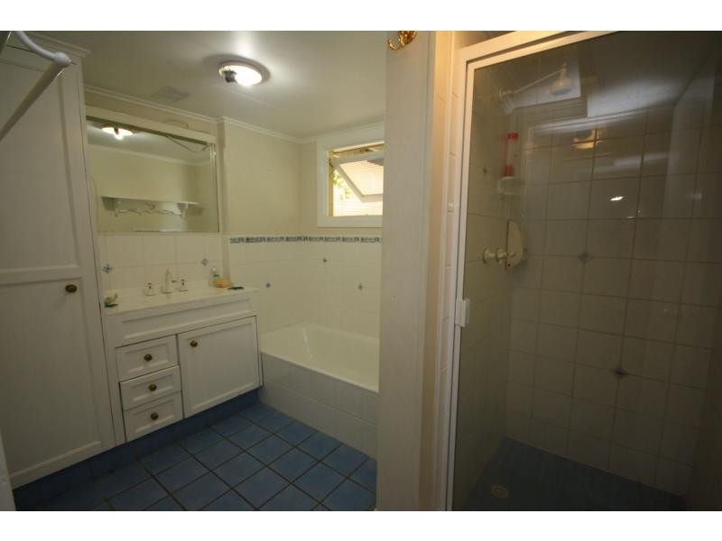 11 Sydney Street, Redcliffe QLD 4020